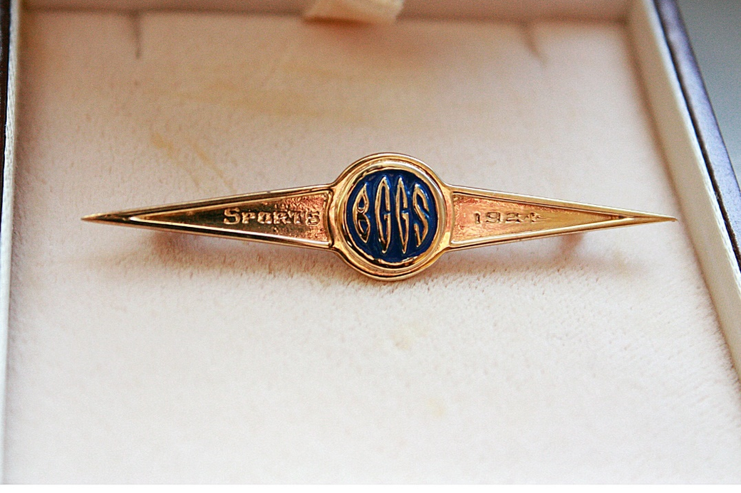 sports-brooch-1