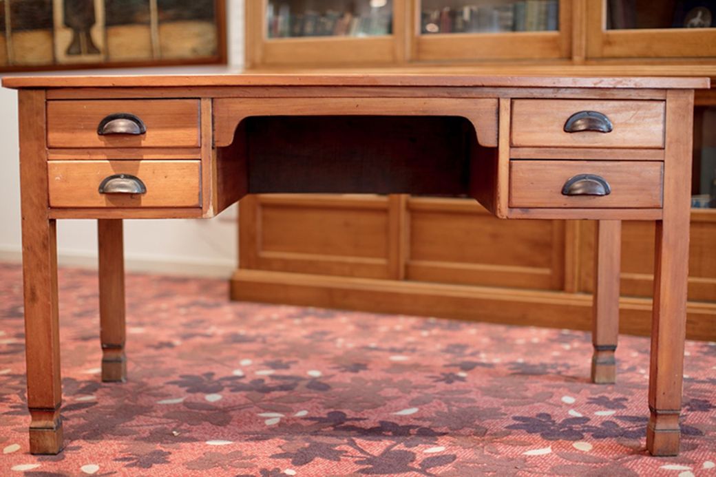 the-pine-teacher's-desk-752x530-copy