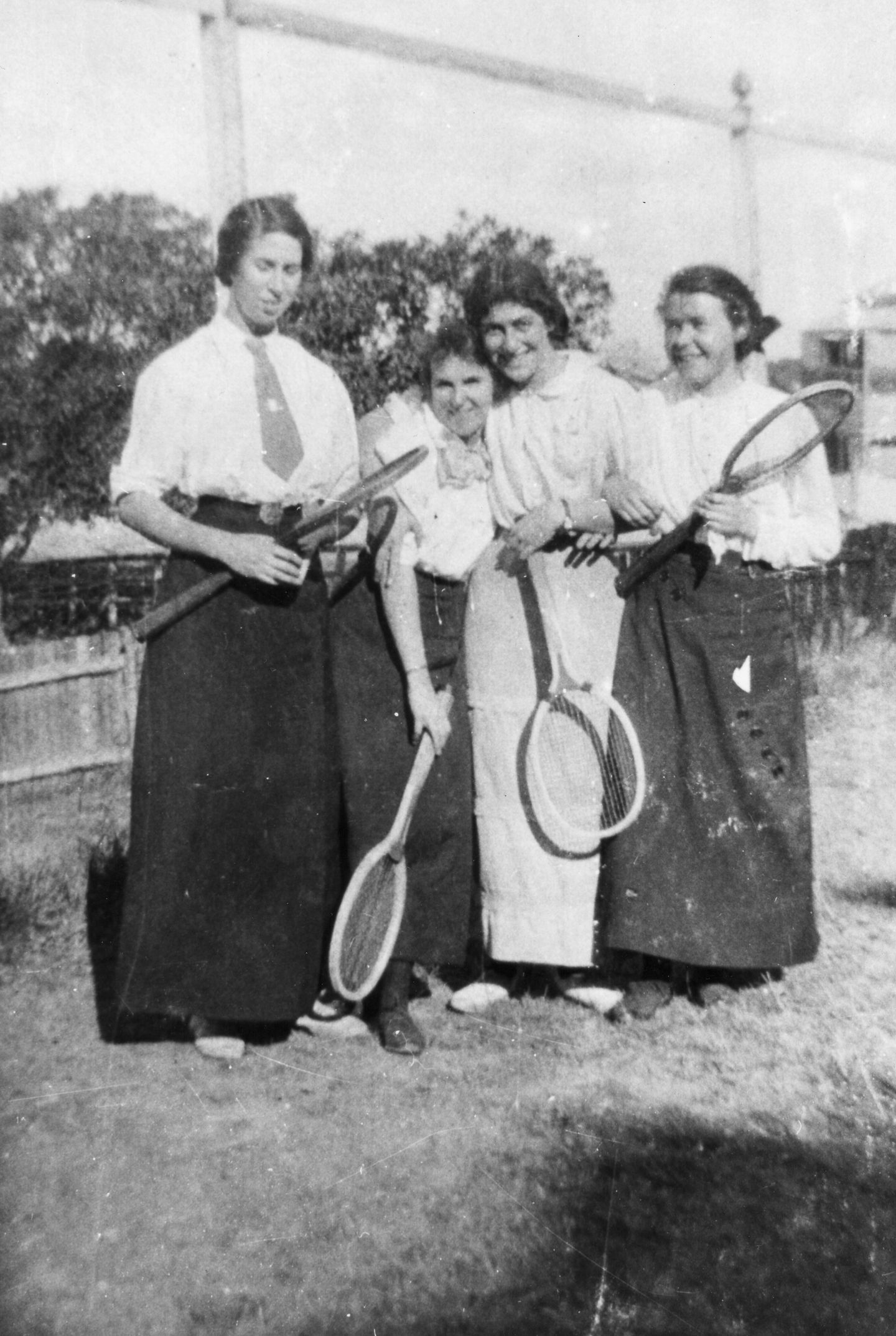 1914__bggs-josephine-on-right-(2)