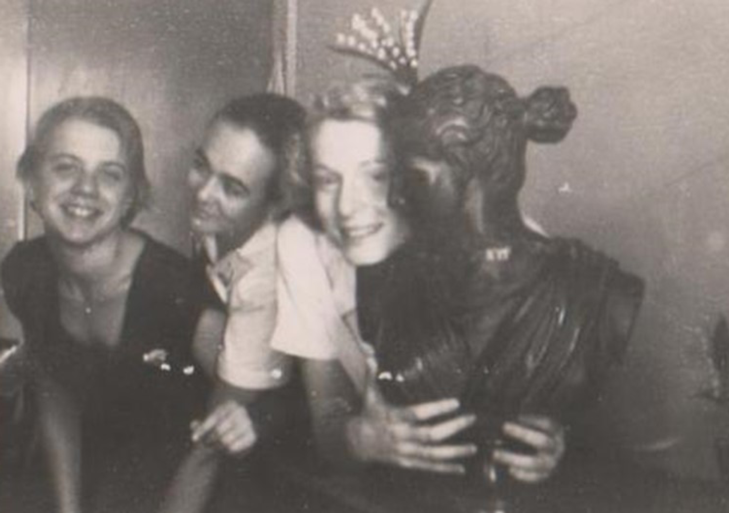 picture2-minerva-bust-752x530-with-anne-copy